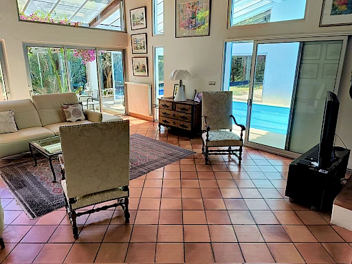 Maison d'architecte d'exception 260 m² -Plein sud -Piscine intérieure - Calme absolu - 6