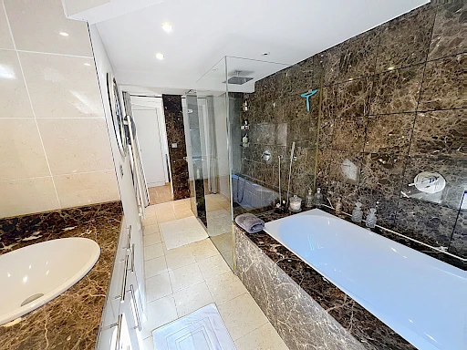 Maison Villeneuve Les Avignon 8 pièce(s) 275 m2 - 15