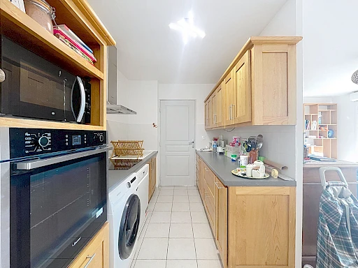 A VENDRE à AVIGNON FACE REMPARTS ( 84000 ) : APPARTEMENT 4 pièces - TERRASSE - PARKING - RESIDENCE RECENTE - 5
