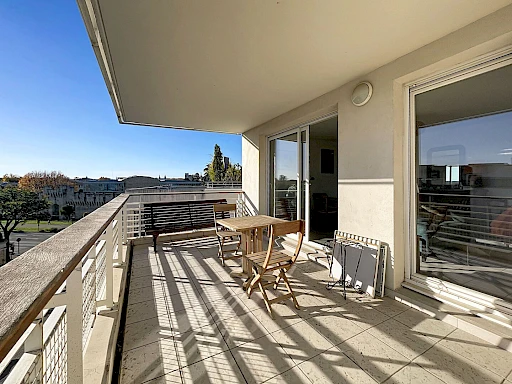 A VENDRE à AVIGNON FACE REMPARTS ( 84000 ) : APPARTEMENT 4 pièces - TERRASSE - PARKING - RESIDENCE RECENTE - 2