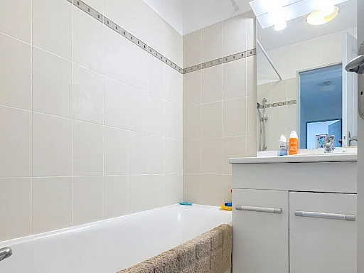 A VENDRE à AVIGNON FACE REMPARTS ( 84000 ) : APPARTEMENT 4 pièces - TERRASSE - PARKING - RESIDENCE RECENTE - 11