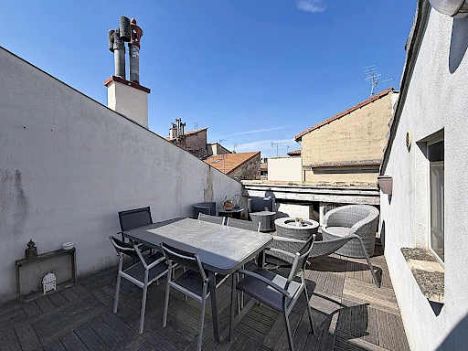 Duplex de  95.92 m2 avec Terrasse et Double Garage , Coeur Historique d'Avignon - 1