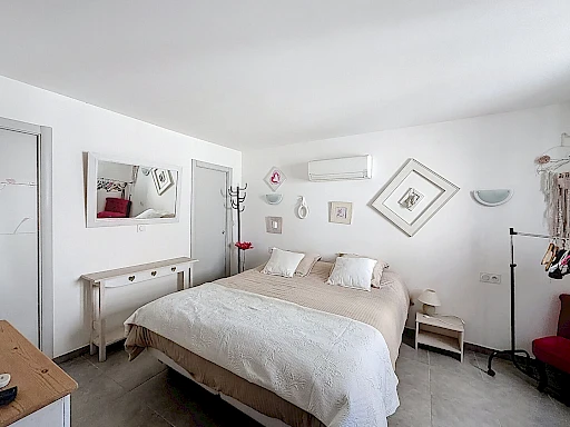 Duplex de  95.92 m2 avec Terrasse et Double Garage , Coeur Historique d'Avignon - 5
