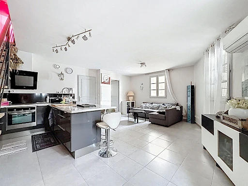 Duplex de  95.92 m2 avec Terrasse et Double Garage , Coeur Historique d'Avignon - 2