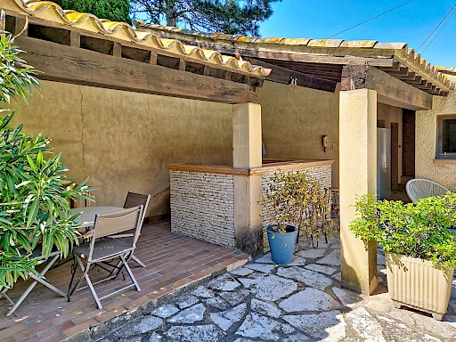 Maison Les Angles 4 pièce(s) 111 m2 plus 2 garages et dépendances sur un terrain de 964 m² avec piscine. - 11