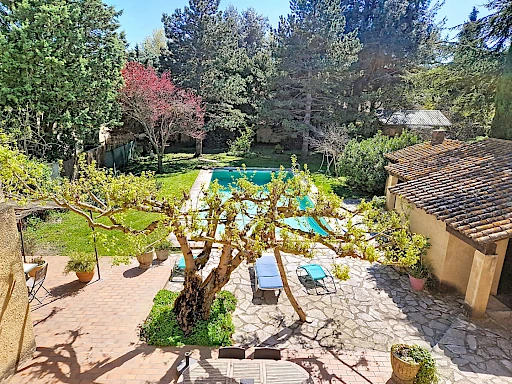 Maison Les Angles 4 pièce(s) 111 m2 plus 2 garages et dépendances sur un terrain de 964 m² avec piscine. - 16