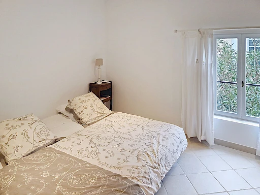 Maison Villeneuve Les Avignon 6 pièce(s) de173 m2 habitables, terrasse de 22 m² avec vue sur le palais des Papes, cave. - 14