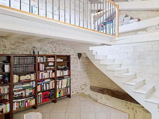 Maison Villeneuve Les Avignon 6 pièce(s) de173 m2 habitables, terrasse de 22 m² avec vue sur le palais des Papes, cave. - 8