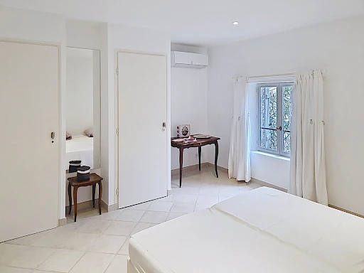 Maison Villeneuve Les Avignon 6 pièce(s) de173 m2 habitables, terrasse de 22 m² avec vue sur le palais des Papes, cave. - 10