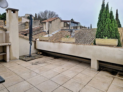 Maison Villeneuve Les Avignon 6 pièce(s) de173 m2 habitables, terrasse de 22 m² avec vue sur le palais des Papes, cave. - 12
