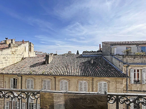 VENTE A TERME Avignon intra-muros, spacieux appartement  de 5 pièces à vendre , dernier étage, vue dégagée - 12