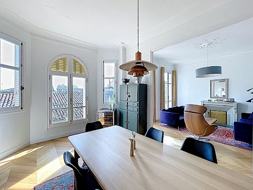VENTE A TERME Avignon intra-muros, spacieux appartement  de 5 pièces à vendre , dernier étage, vue dégagée - 1