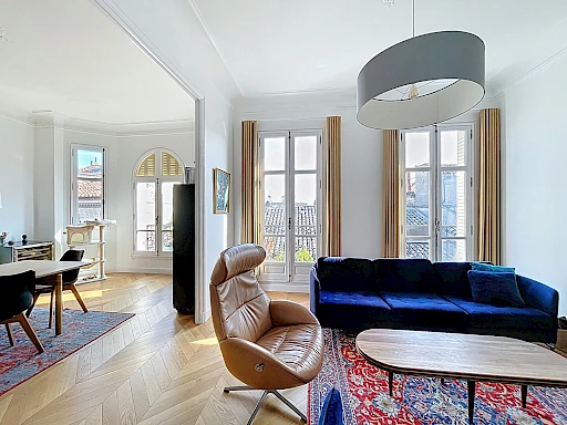 Avignon intra-muros, spacieux appartement  de 5 pièces à vendre , dernier étage, vue dégagée - 2
