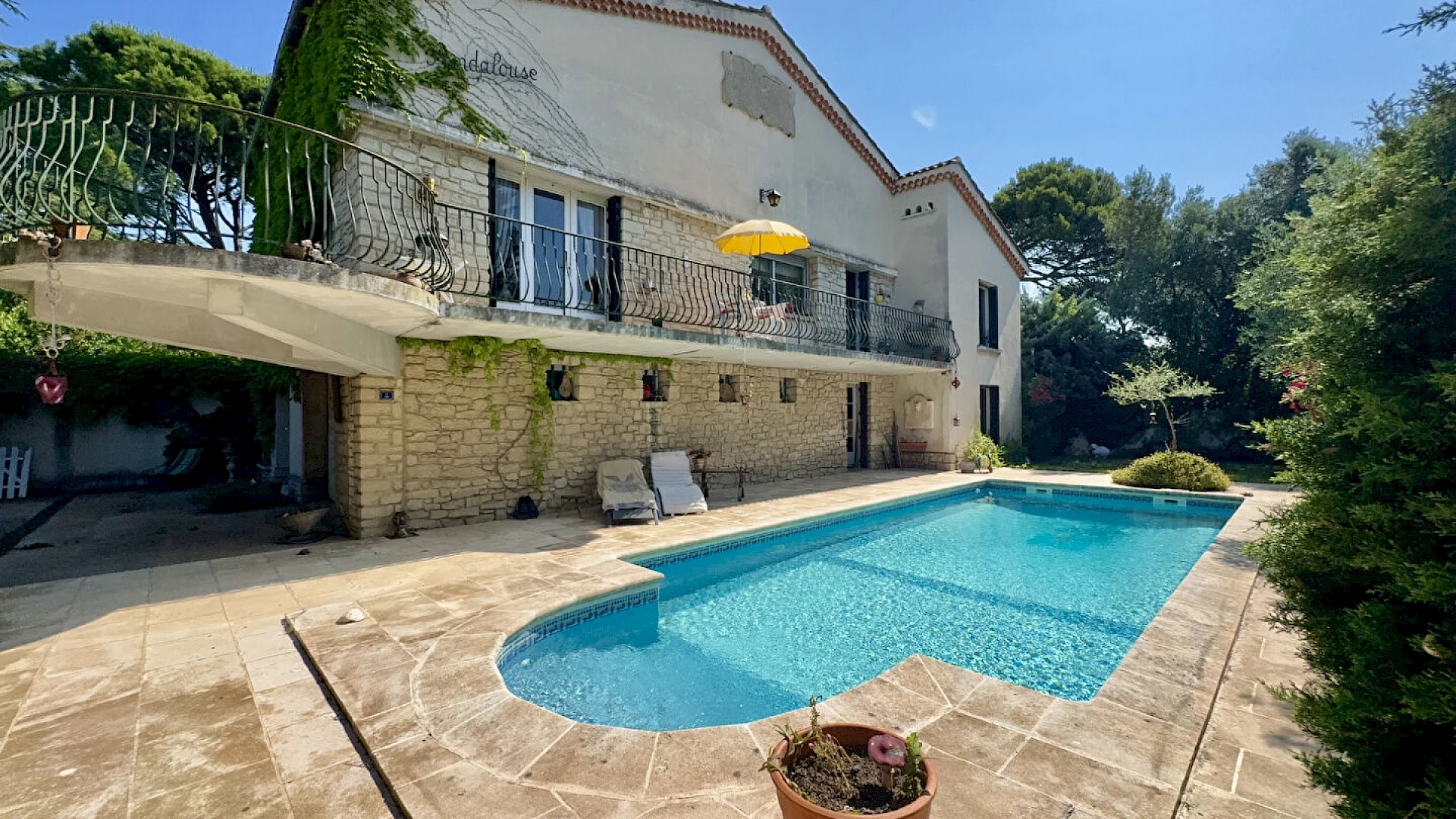 Maison Villeneuve Les Avignon 6 pièce(s) 219.50 m2