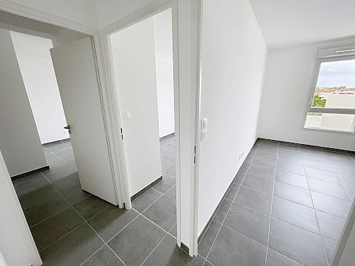 Appartement neuf  - Terrasse - 3 chambres - Proche remparts - - 11