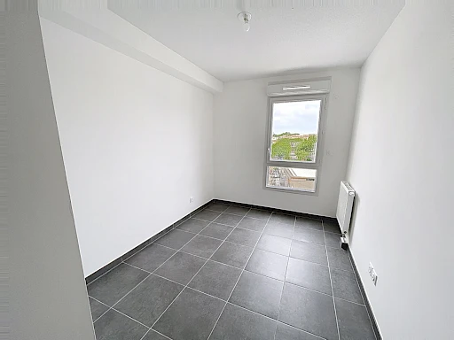 Appartement neuf  - Terrasse - 3 chambres - Proche remparts - - 7