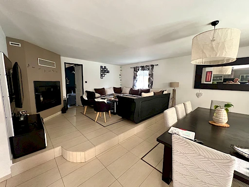 A seulement 10 mns de VILLENEUVE LES AVIGNON , ensemble immobilier de 2 Villas  Sauveterre 10 pièce(s) 280 m2 - 5