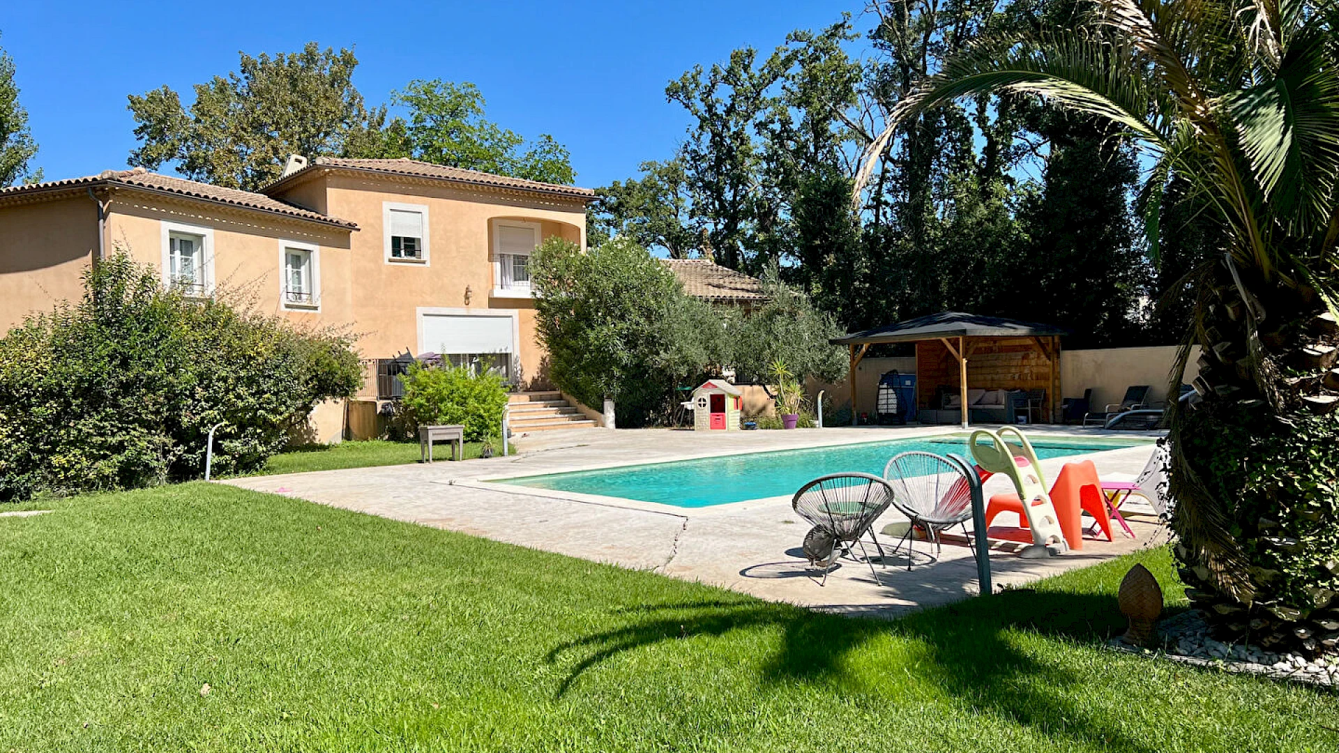 Villa Vedene 8 pièce(s) 230 m2 - proche du golf