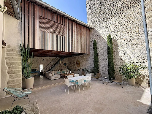 Maison  de caractère en centre historique d'Aramon 6 pièce(s) 235 m2 - 4