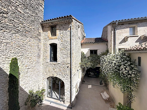 Maison  de caractère en centre historique d'Aramon 6 pièce(s) 235 m2 - 3