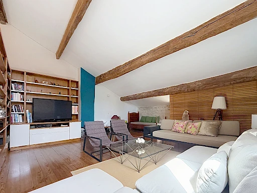 Maison  de caractère en centre historique d'Aramon 6 pièce(s) 235 m2 - 17