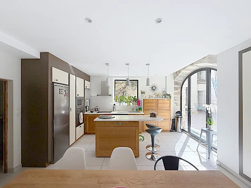 Maison  de caractère en centre historique d'Aramon 6 pièce(s) 235 m2 - 7
