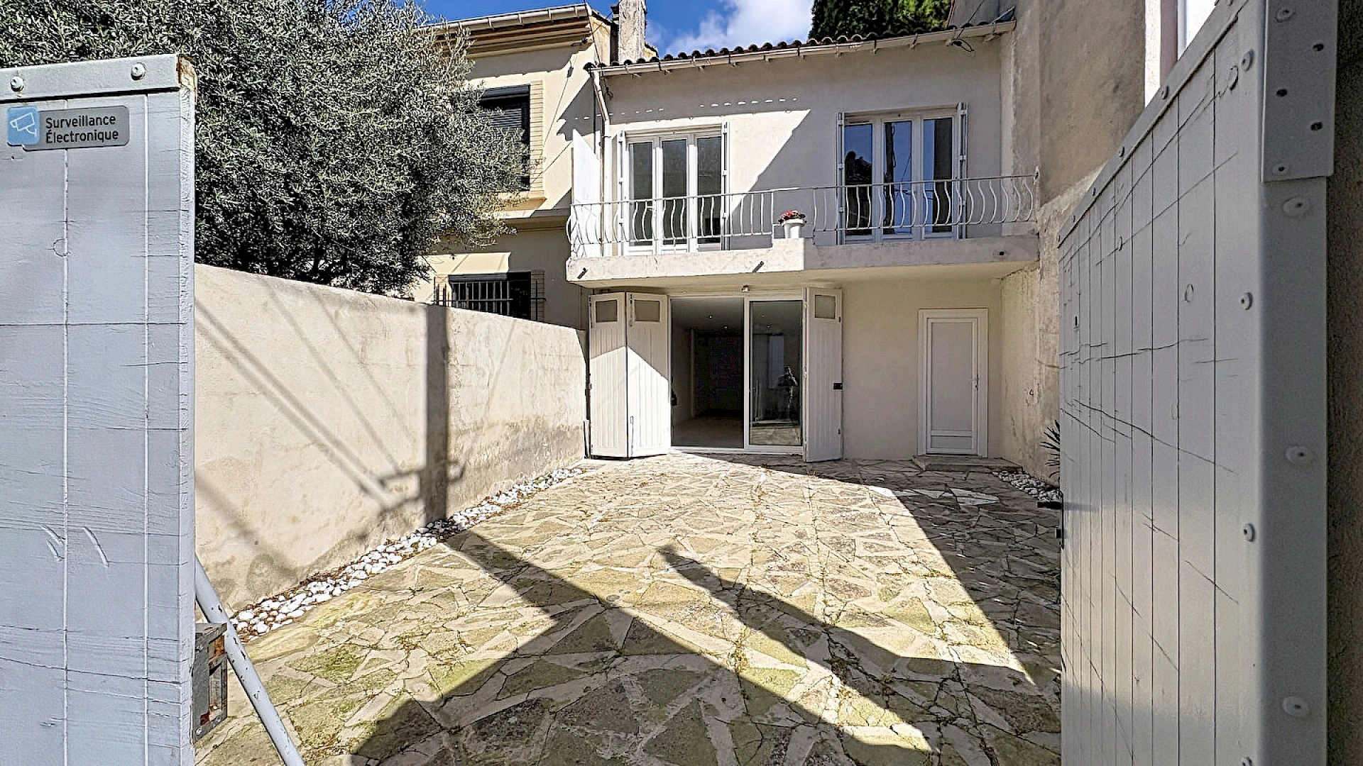 EXCLUSIVITE -Maison Avignon quartier Saint- Ruf 115 m2 avec Cour de 46 m²