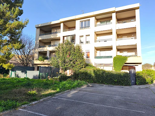 Appartement  3 pièce(s) 65.46 m2 - terrasse - ascenseur - 2