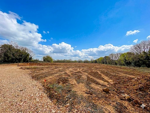 Terrain constructible 502 m² viabilisé - Aigaliers (10 min Uzès) - 1