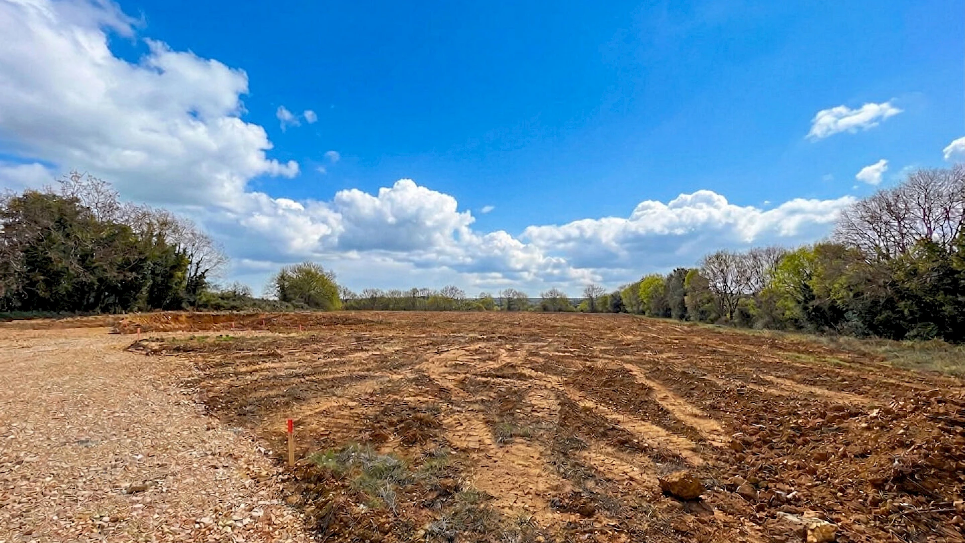 Terrain constructible 588 m² viabilisé - Aigaliers (10 min Uzès)