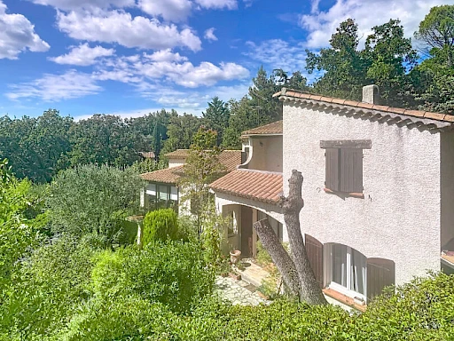 Maison Les Angles 6 pièce(s) 160 m2 sur 1515 m² de terrain - 2