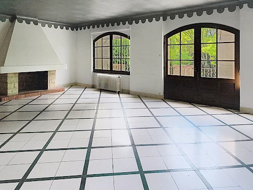 Maison Villeneuve Les Avignon 7 pièce(s) 230 m2 - CENTRE HISTORIQUE - 2
