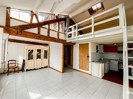 Avignon Intra muros - Maison 9 pièce(s) 250 m2 avec jardin - Studios indépendants - 1 place de parking - 10