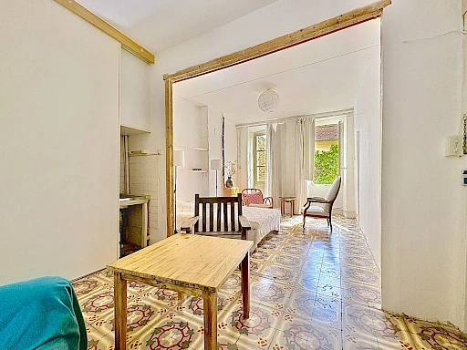 Avignon Intra muros - Maison 9 pièce(s) 250 m2 avec jardin - Studios indépendants - 1 place de parking - 5