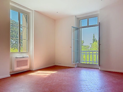 À Vendre - Élégante Maison Bourgeoise de 1902 - Proche Avignon - 12