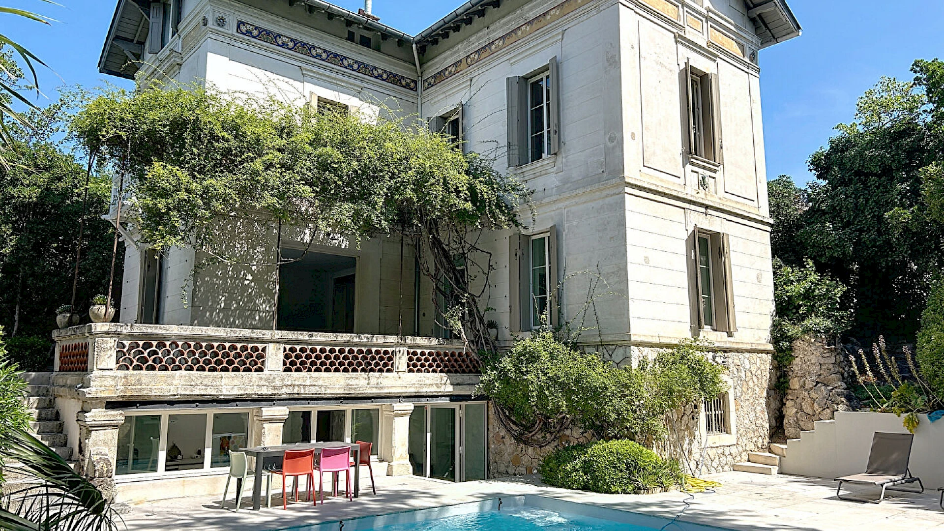 À Vendre - Élégante Maison Bourgeoise de 1902 - Proche Avignon