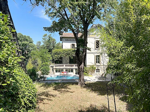 À Vendre - Élégante Maison Bourgeoise de 1902 - Proche Avignon - 2