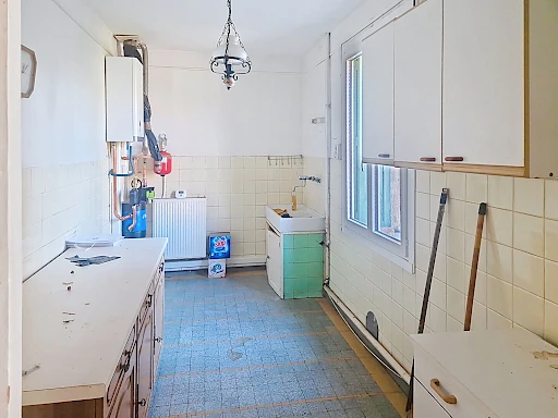 Maison Roquemaure 5 pièce(s) 112.09 m2 avec jardin de 112 m²  et place de parking privative. - 4