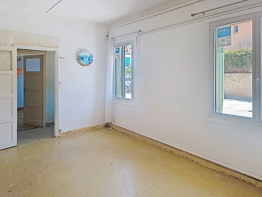 Maison Roquemaure 5 pièce(s) 112.09 m2 avec jardin de 112 m²  et place de parking privative. - 2
