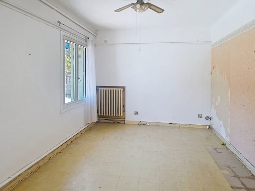 Maison Roquemaure 5 pièce(s) 112.09 m2 avec jardin de 112 m²  et place de parking privative. - 5
