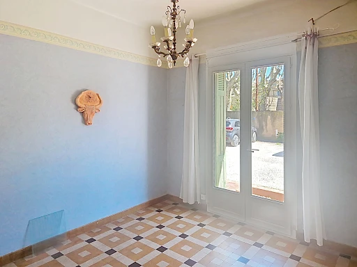 Maison Roquemaure 5 pièce(s) 112.09 m2 avec jardin de 112 m²  et place de parking privative. - 7