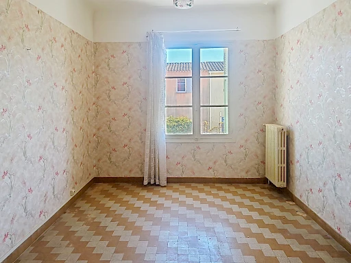 Maison Roquemaure 5 pièce(s) 112.09 m2 avec jardin de 112 m²  et place de parking privative. - 11