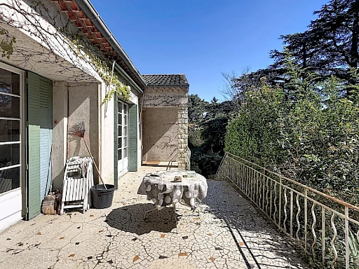 HAVRE DE PAIX PROCHE AVIGNON - MAISON À FORT POTENTIEL AVEC DÉPENDANCE - 6