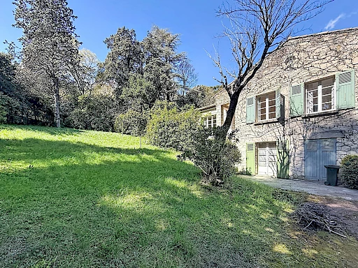 HAVRE DE PAIX PROCHE AVIGNON - MAISON À FORT POTENTIEL AVEC DÉPENDANCE - 1