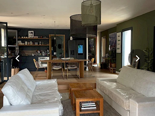 Maison Pujaut 4 pièce(s) 147 m2 de plain-pied sur une parcelle de 934 m² avec piscine et pool-house - 2