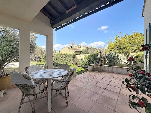 Maison familiale de 145 m² avec jardin à Pujaut - 2
