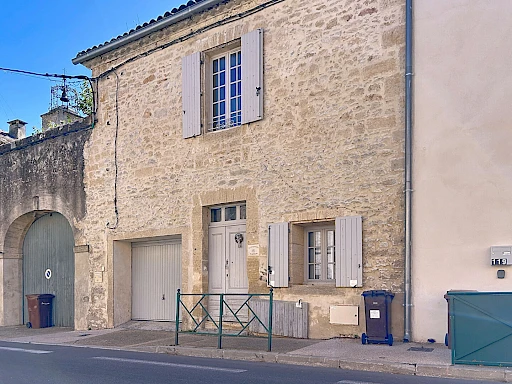 À Vendre. Ancien moulin de caractère au coeur de Saint-Bonnet-du-Gard