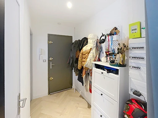 Appartement  rénové - 4 pièces 84 m2 - - 11