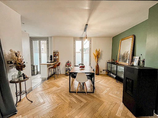 Appartement  rénové - 4 pièces 84 m2 - - 12