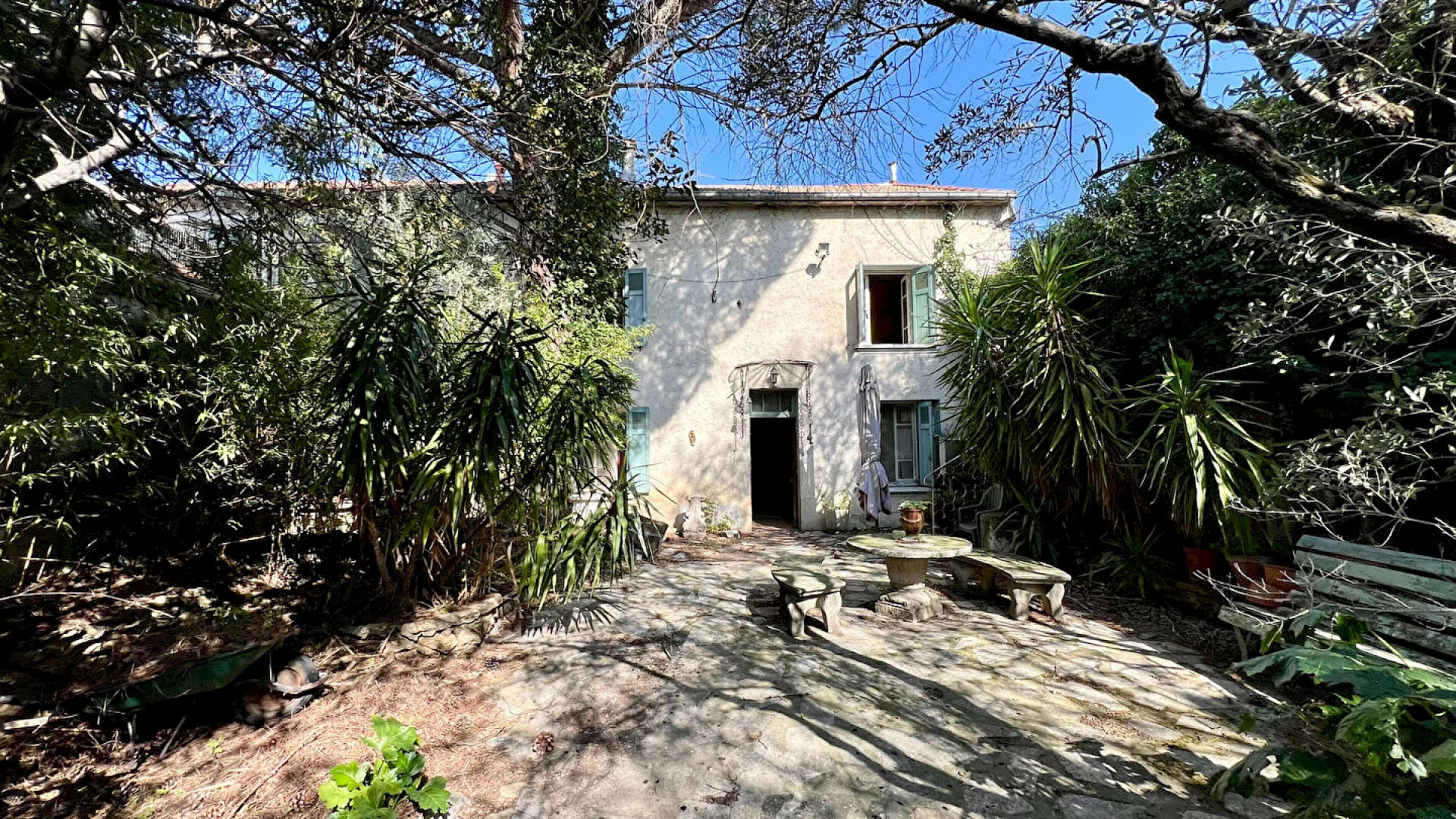 Maison Sorgues 7 pièce(s) 170 m2+ hangar 180 m²